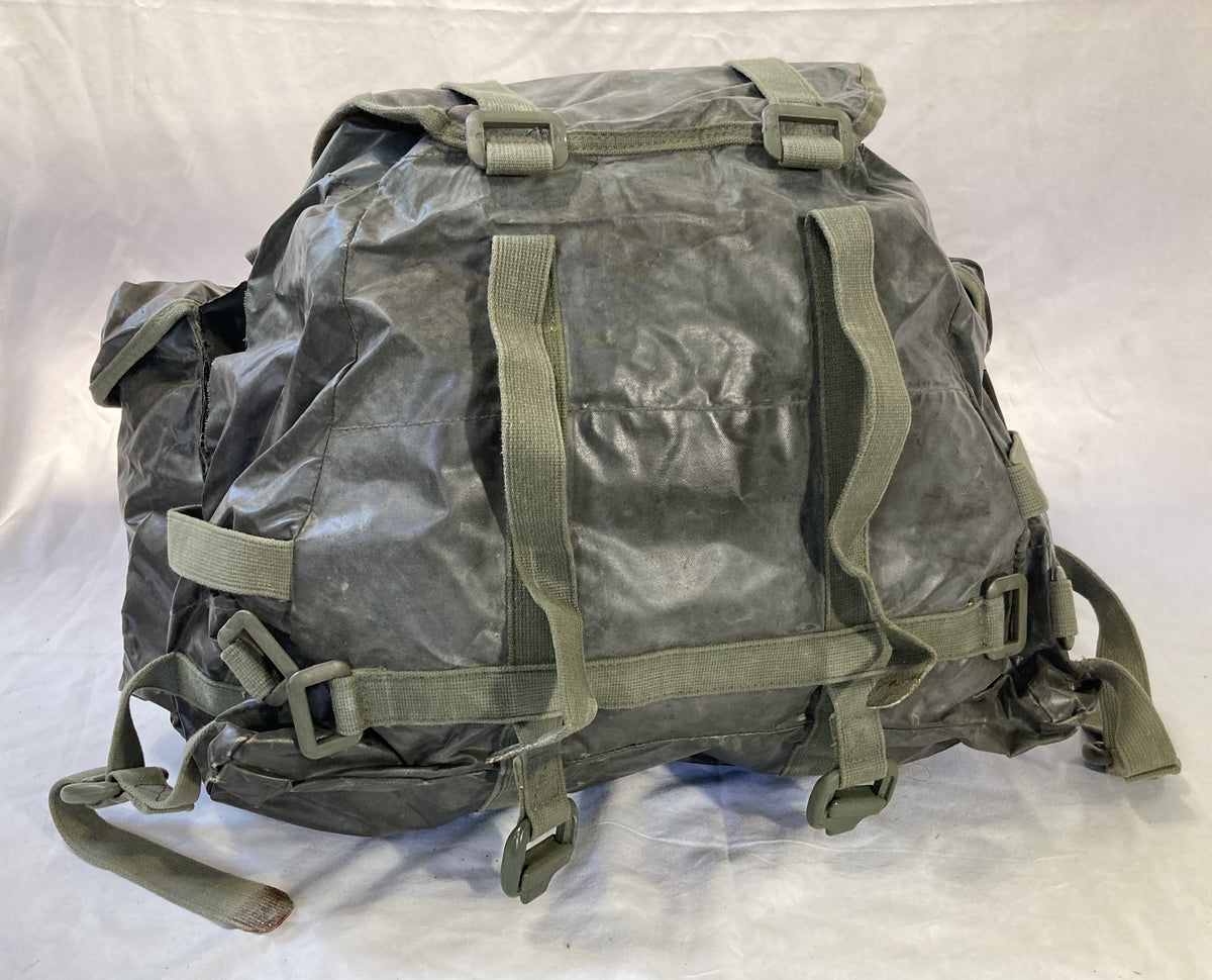P64 Rucksack Green Canadian Cold War Era – - Main Image
