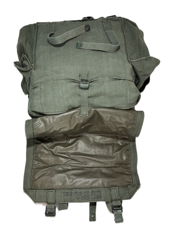 P44 BACK PACK Green British Cold War Era *Rare*