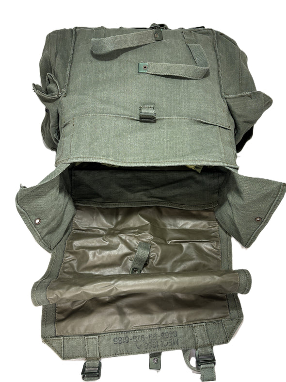 P44 BACK PACK Green British Cold War Era *Rare*