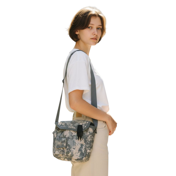 Dakota Outerwear Co. Large 2 QT Canteen Carrier w/ Strap *GI Issue*