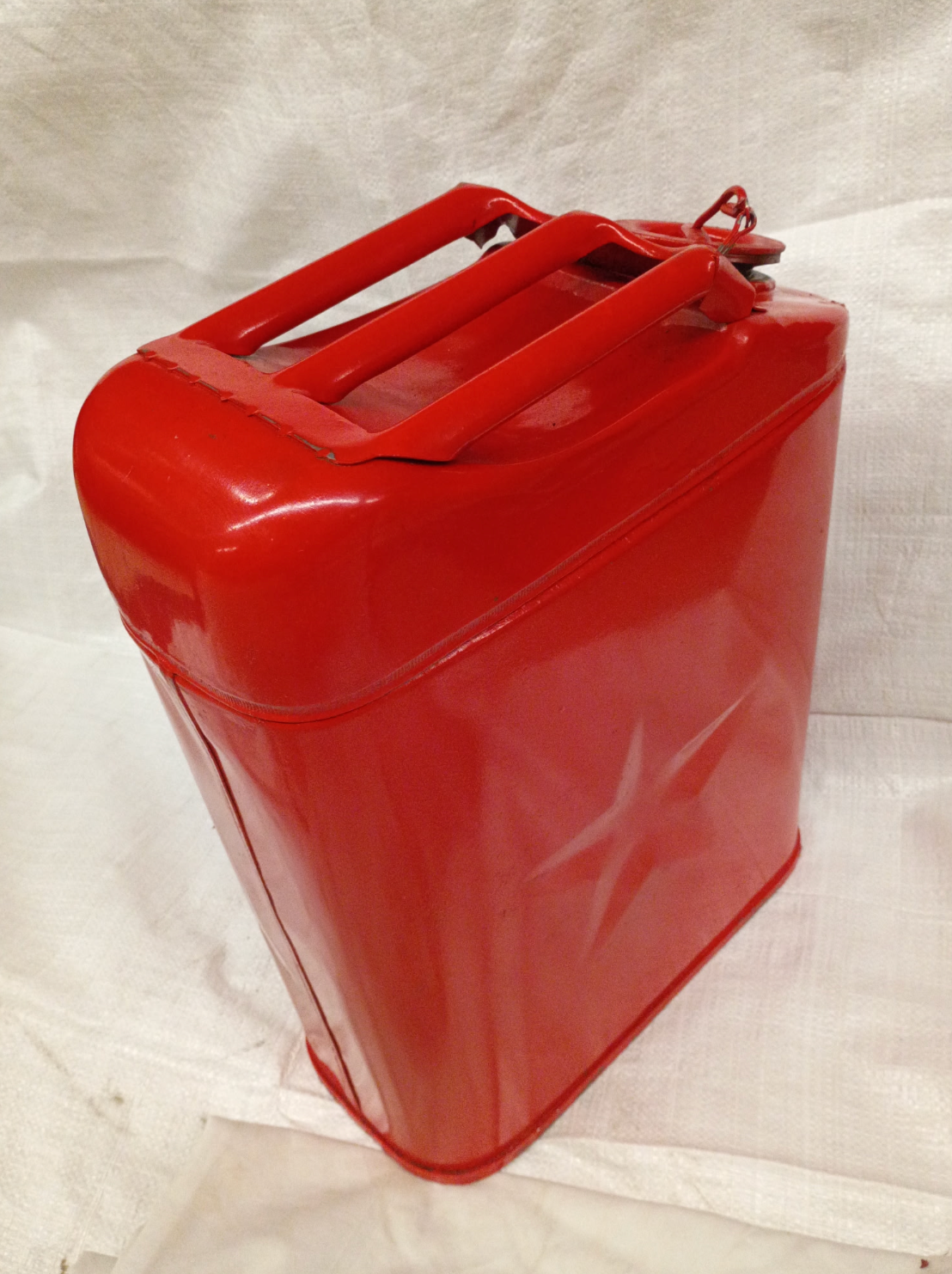 Gas or Jerry Can with Red Star (Rare)