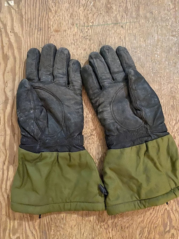 Vintage Canadian Forces Gore-Tex Insulated Arctic Leather Gloves