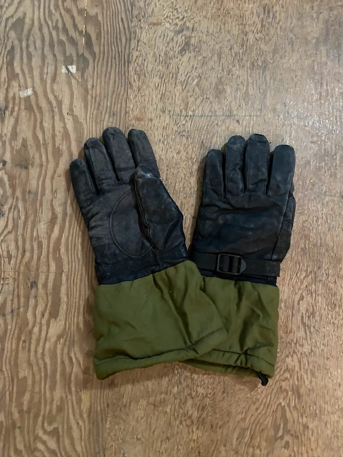 Vintage Canadian Military Gore-Tex Arctic Leather Gloves – Insulated Cold Weather Gear